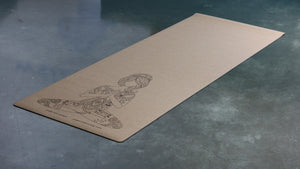 Tapete de yoga em cortiça com desenho de uma yogini a meditar
